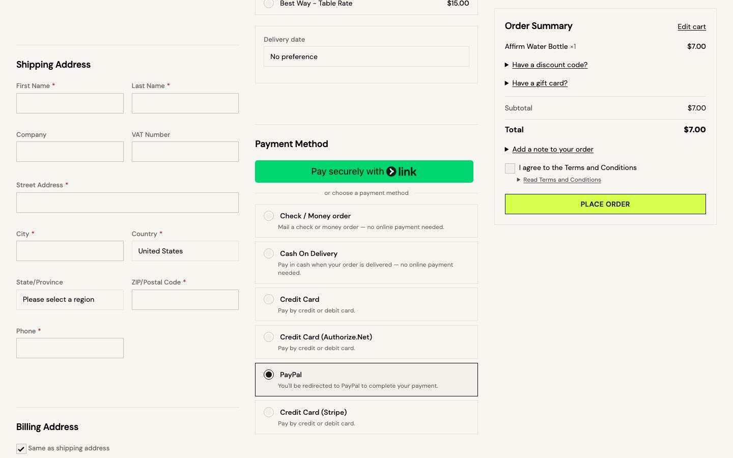 PayPal picked in the demo checkout.
